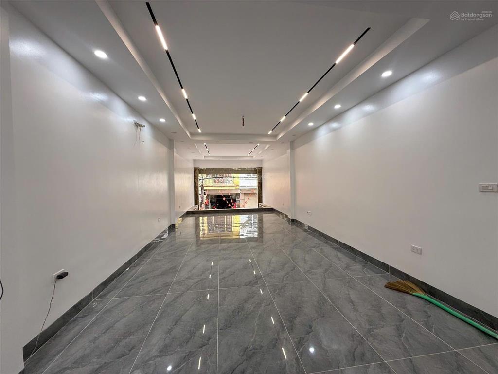 Chính chủ bán nhà giải phóng  80m  7 tầng thang máy  gara ô tô giá  2 thoáng  25 tỷ