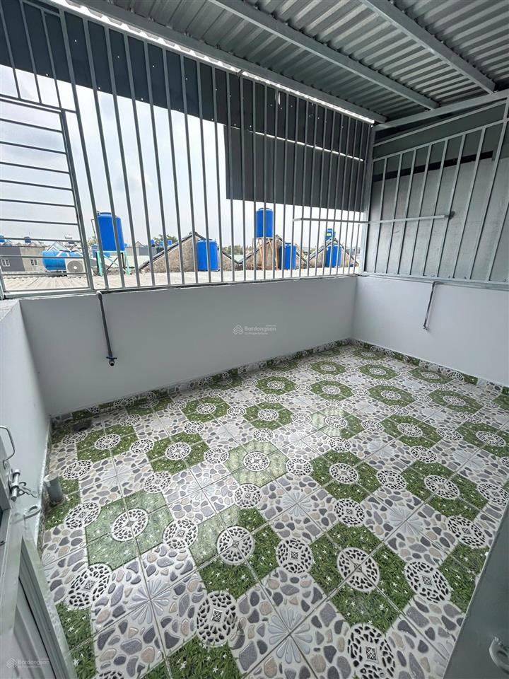 Bán nhà kiên cố hẻm xe hơi 750tr 1 trệt 1 lầu 1 sân thượng