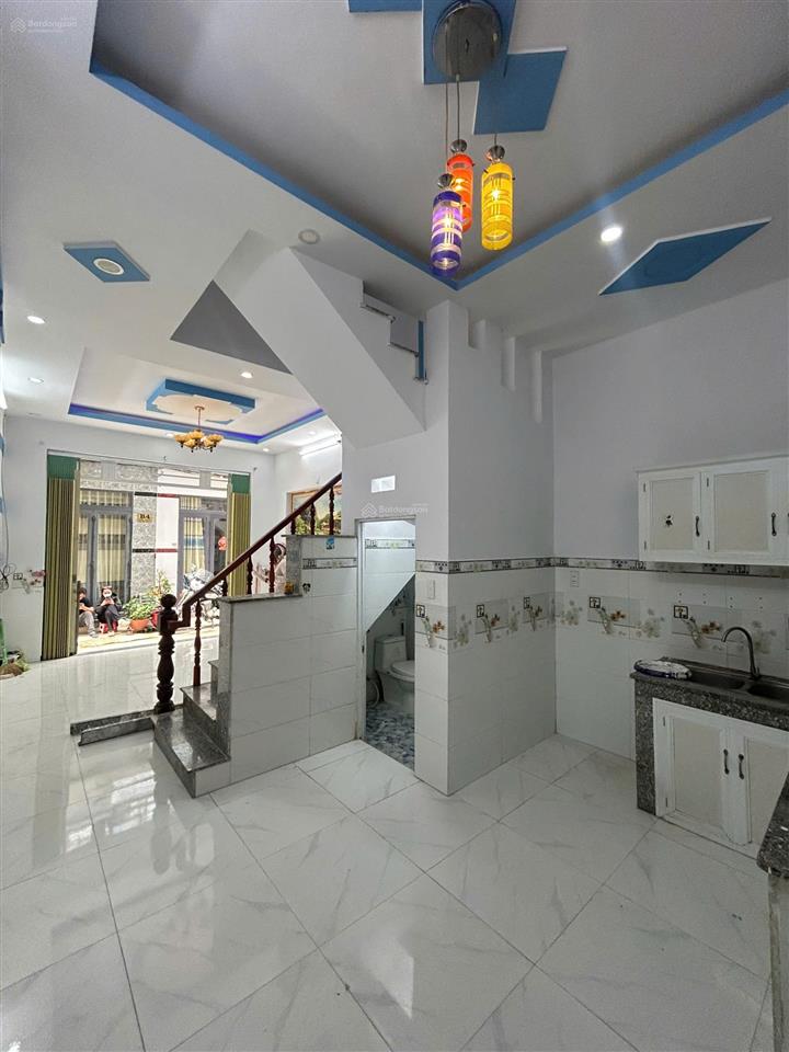 Bán nhà kiên cố hẻm xe hơi 750tr 1 trệt 1 lầu 1 sân thượng