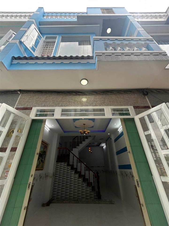 Bán nhà kiên cố hẻm xe hơi 750tr 1 trệt 1 lầu 1 sân thượng