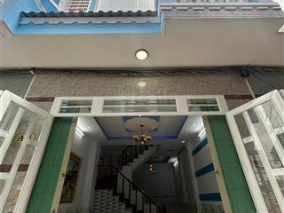 Bán nhà kiên cố hẻm xe hơi 750tr 1 trệt 1 lầu 1 sân thượng