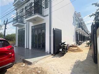 Nhà mới xây ngay mặt tiền đường nhựa 4x8m 625tr sỡ hữu ngay