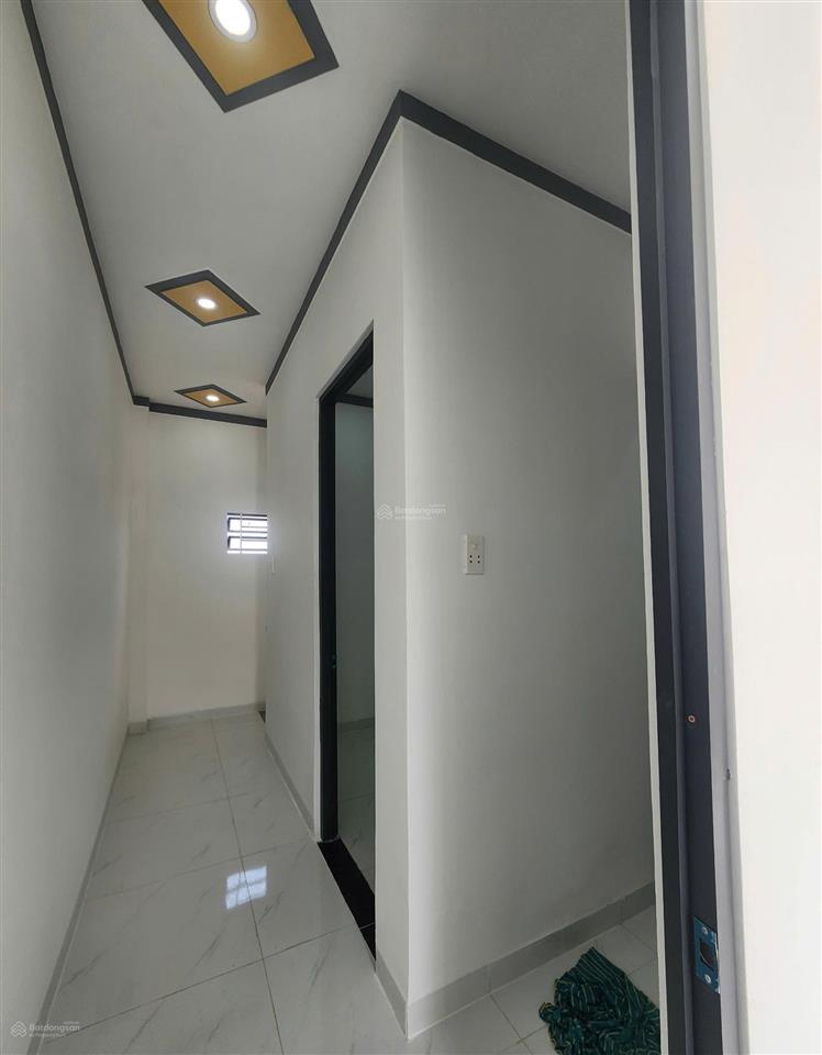 Nhà mới xây kdc nước máy gần chợ  giá 500 triệu