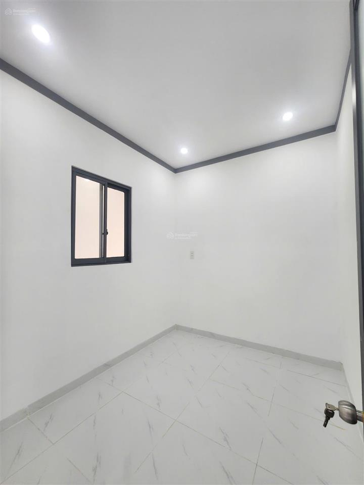 Nhà mới xây kdc nước máy gần chợ  giá 500 triệu