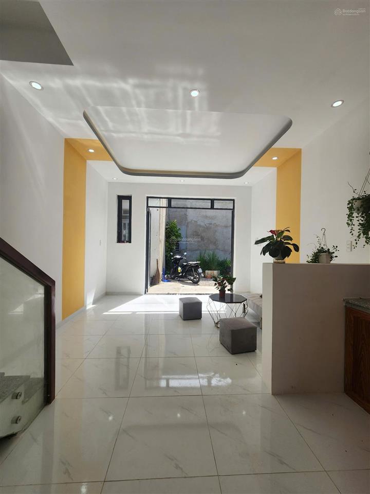 Nhà mới xây kdc nước máy gần chợ  giá 500 triệu