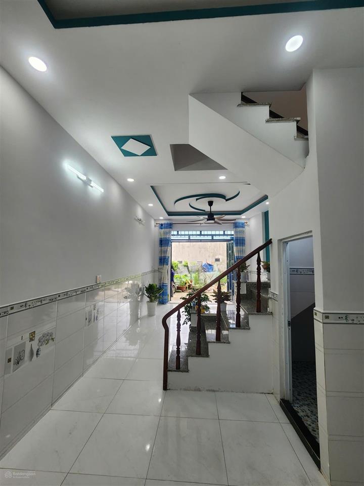 Nhà nở hậu 4.2x10m kiên cố  giá 780 triệu