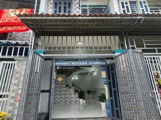 Nhà nở hậu 4.2x10m kiên cố  giá 780 triệu