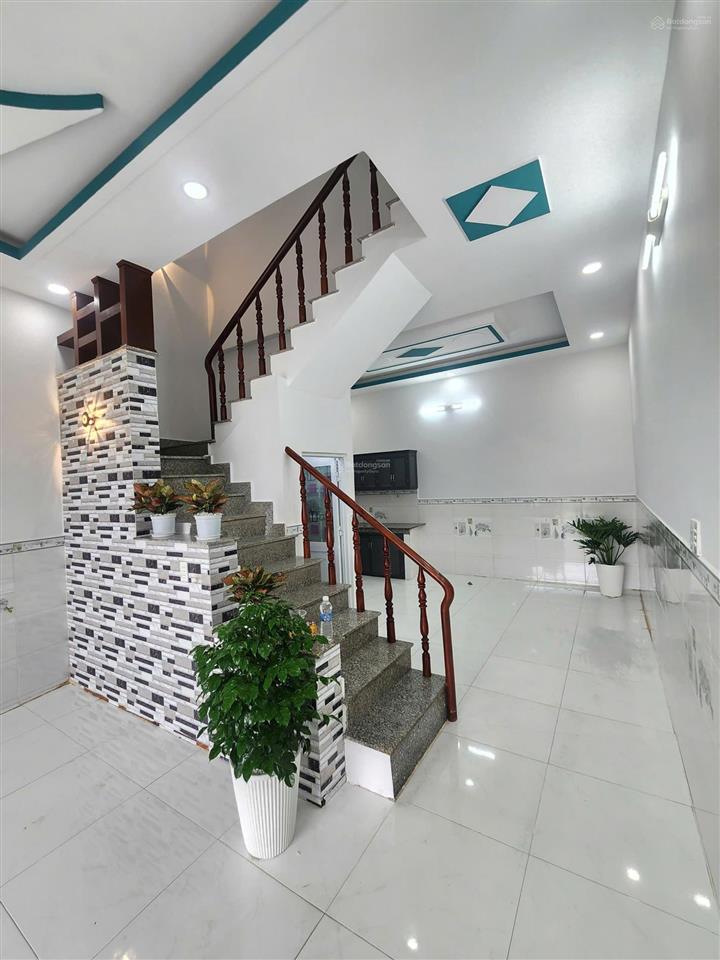 Nhà nở hậu 4.2x10m kiên cố  giá 780 triệu