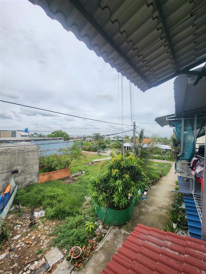 Nhà nở hậu 4.2x10m kiên cố  giá 780 triệu