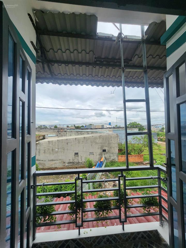 Nhà nở hậu 4.2x10m kiên cố  giá 780 triệu