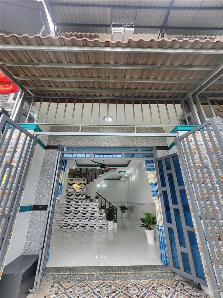 Nhà nở hậu 4.2x10m kiên cố  giá 780 triệu