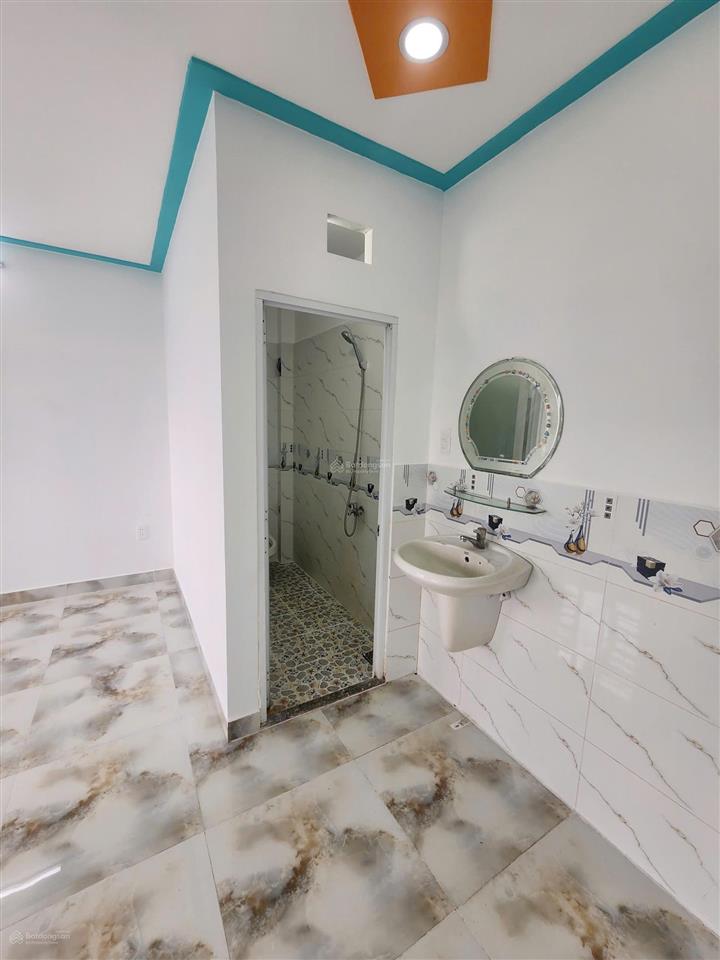 Nhà 1 trệt 1 lầu kiên cố  giá 450 triệu