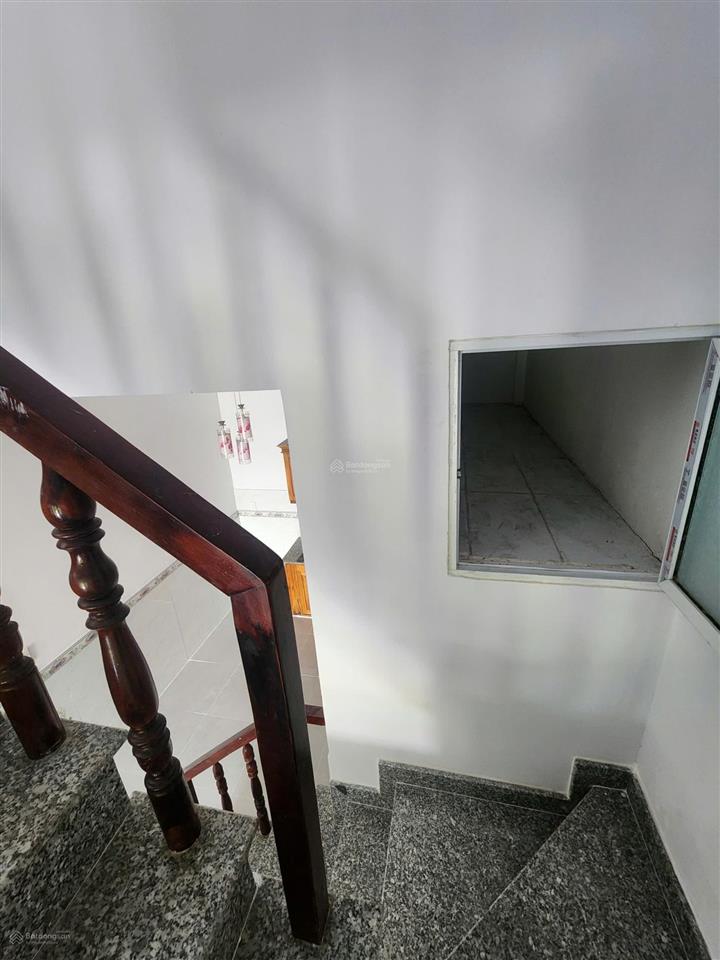 Nhà mới đường dài đường oto 4x11m  800 triệu