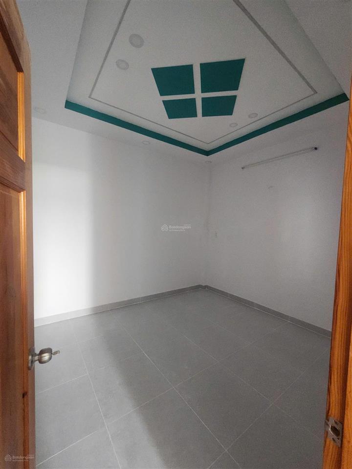 Nhà mới đường dài đường oto 4x11m  800 triệu