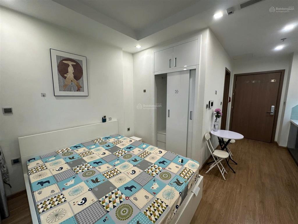 Bán cc vinhomes green bay toà g3 trục 11 mễ trì, 2,6 tỷ, 28m2, đẹp, full nội thất, nhiều tiện ích