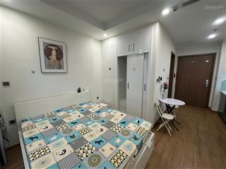 Bán cc vinhomes green bay toà g3 trục 11 mễ trì, 2,6 tỷ, 28m2, đẹp, full nội thất, nhiều tiện ích