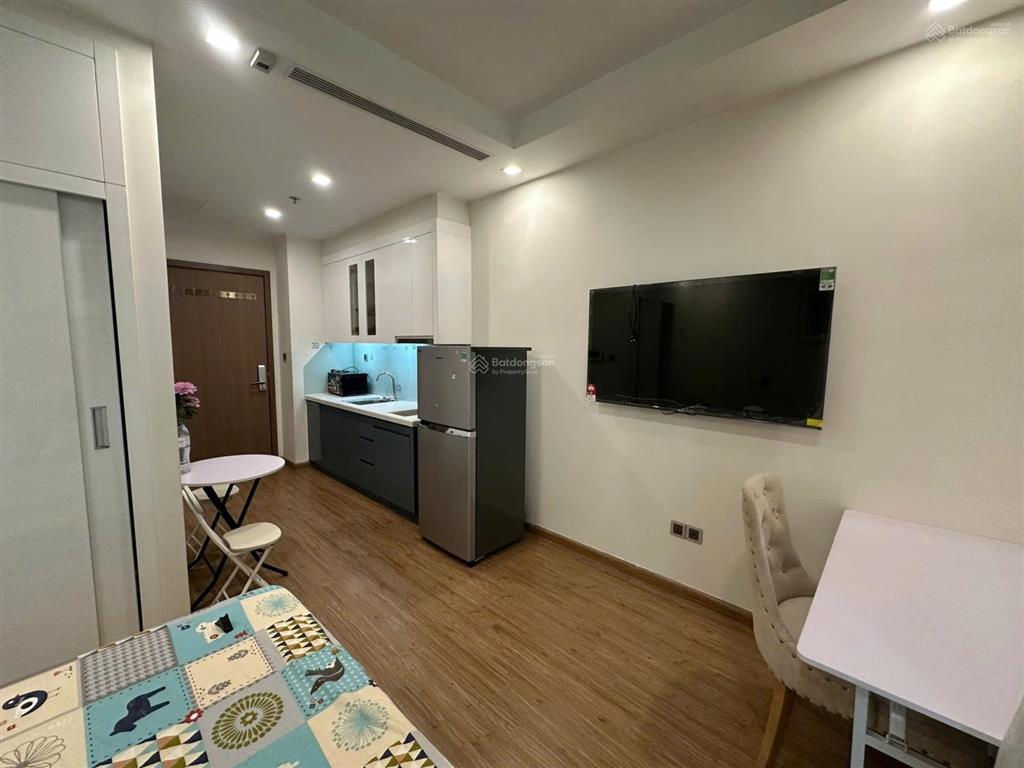 Bán cc vinhomes green bay toà g3 trục 11 mễ trì, 2,6 tỷ, 28m2, đẹp, full nội thất, nhiều tiện ích