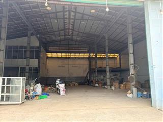 Cho thuê kho xưởng 20x20m kết cấu kiên cố tân tạo a giá 60trieu/th xe công ra vào thoải mái