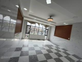 Mt đường số 13, p. bình trị đông b, q bình tân, dt 10 x 20m  kc 3.5 tấm có thang máy giá 33 tỷ