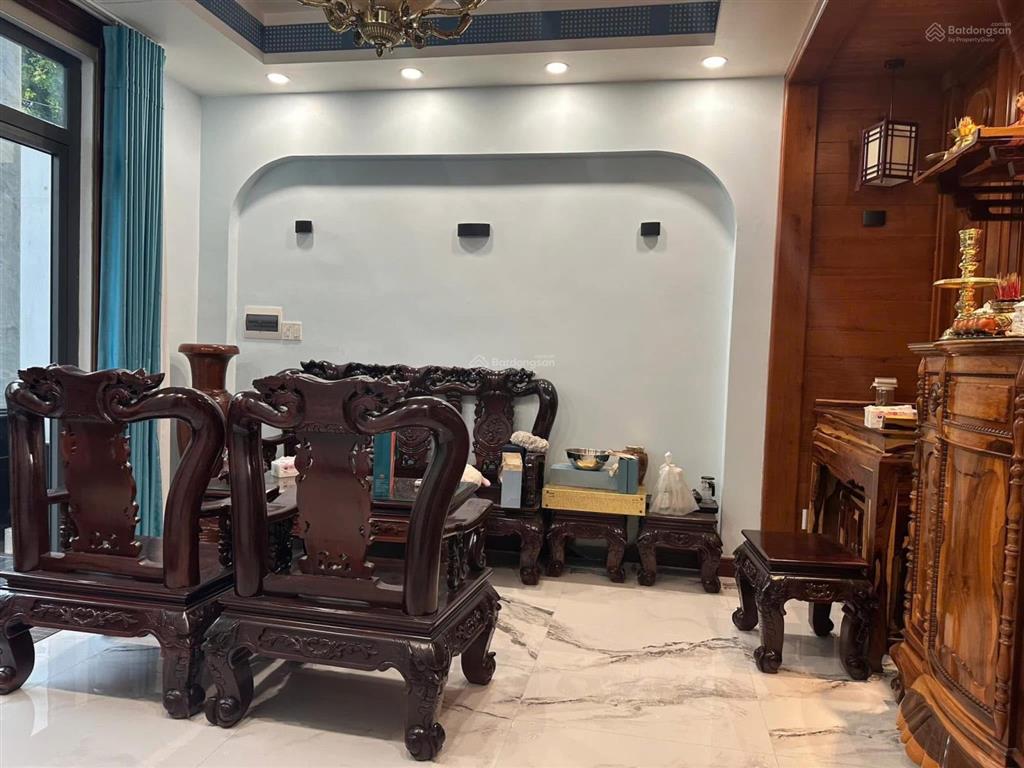 Bán nhà biệt thự nội khu tên lửa đường 11a . dt 8x21m kc 1lầu giá 23,9tỷ vị trí đất địa dân trí cao