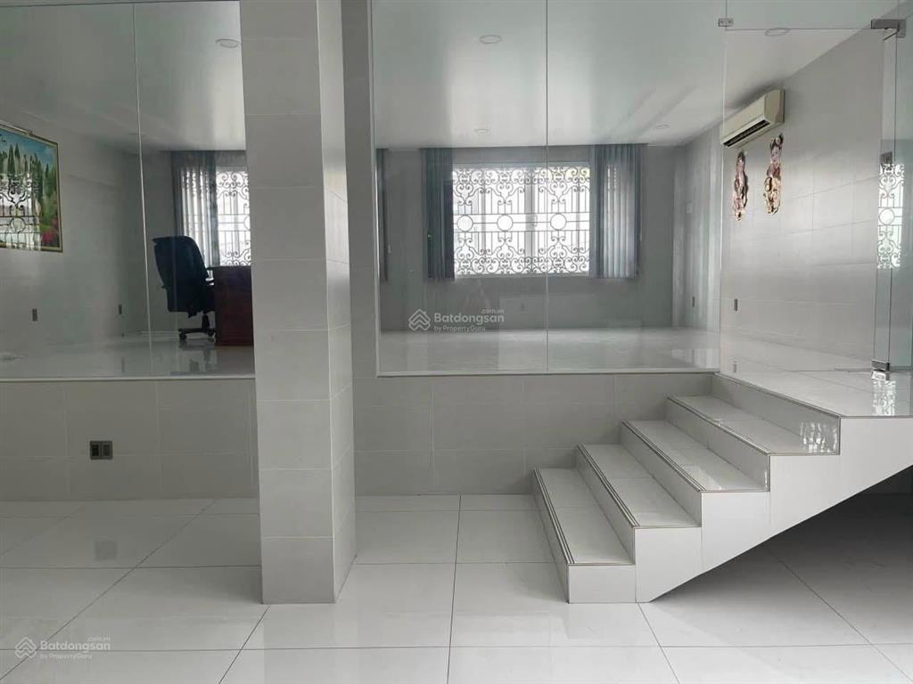 Nhà cho thuê khu tên lửa 8x20m, kết cấu 3,5 tấm, nội thất cơ bản, nhà mới, giá 45 triệu/th