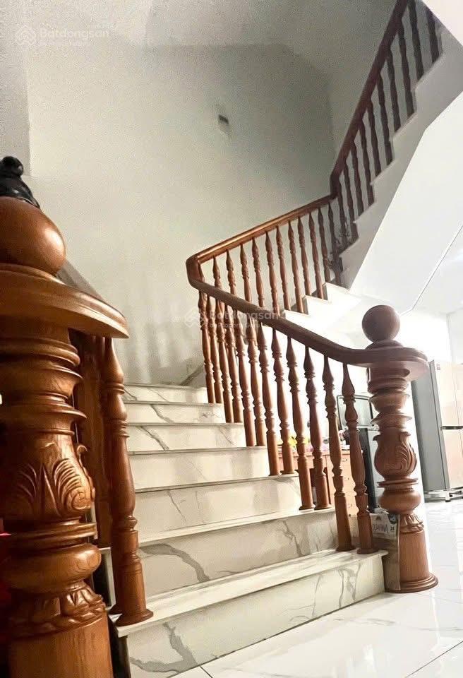 Bán nhà khu ao sen sát siêu thị nhật 5x20m kc 3,5tấm nhà mới khu an ninh dân trí cao