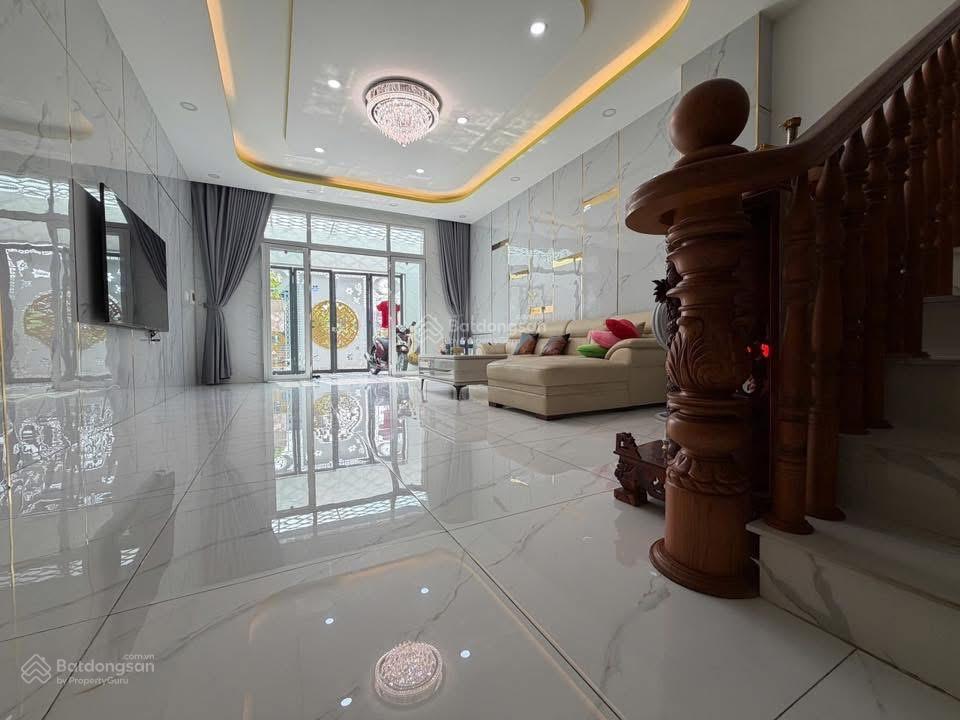 Bán nhà khu ao sen sát siêu thị nhật 5x20m kc 3,5tấm nhà mới khu an ninh dân trí cao