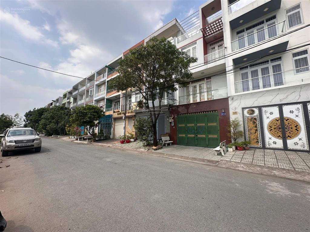 Bán nhà khu ao sen sát siêu thị nhật 5x20m kc 3,5tấm nhà mới khu an ninh dân trí cao