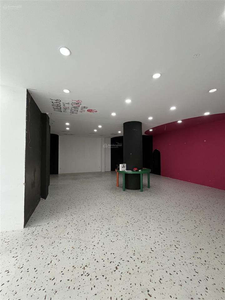 Cho thuê nhà 12x20m kc 3,5 tấm giá 90 triệu/tháng mở spa, trường mầm non, anh ngữ, nhà hàng..