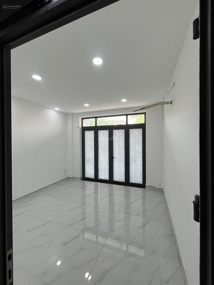 Cho thuê nhà 12x20m kc 3,5 tấm giá 90 triệu/tháng mở spa, trường mầm non, anh ngữ, nhà hàng..