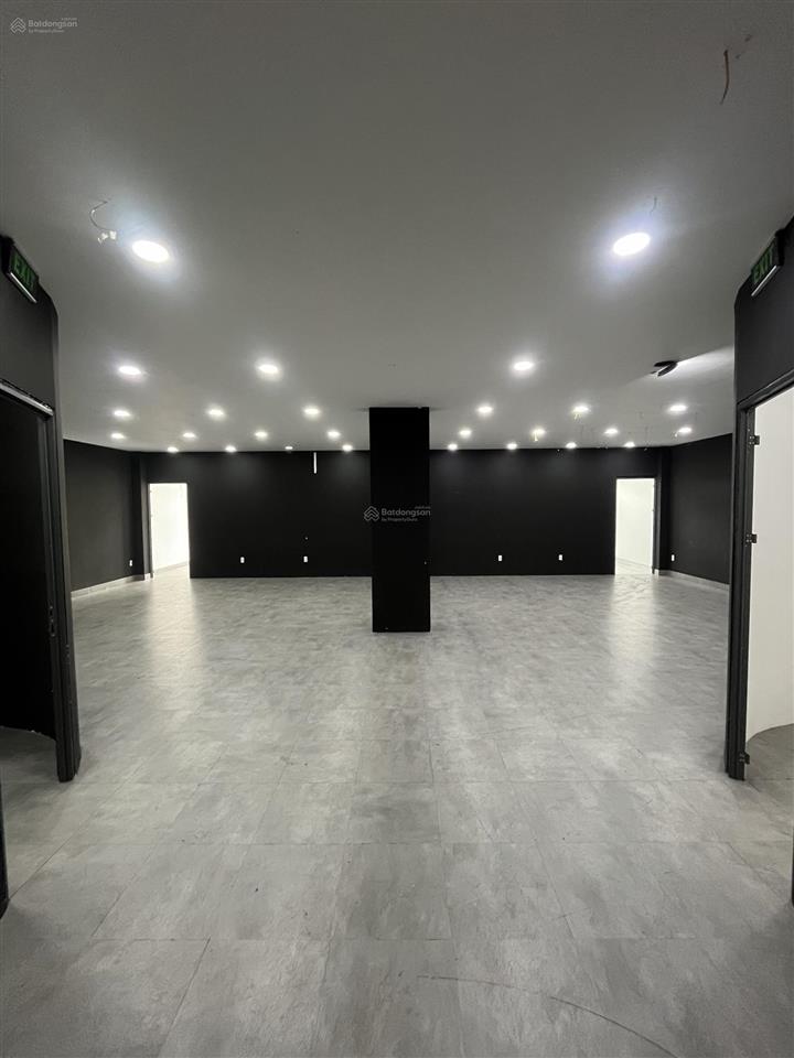Cho thuê nhà 12x20m kc 3,5 tấm giá 90 triệu/tháng mở spa, trường mầm non, anh ngữ, nhà hàng..