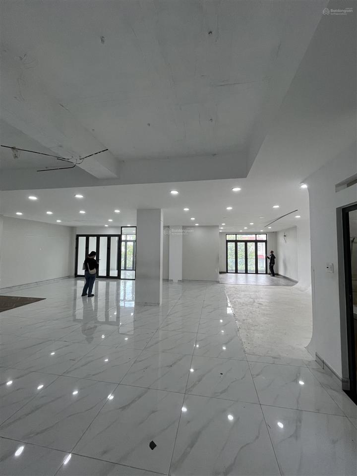 Cho thuê nhà 12x20m kc 3,5 tấm giá 90 triệu/tháng mở spa, trường mầm non, anh ngữ, nhà hàng..