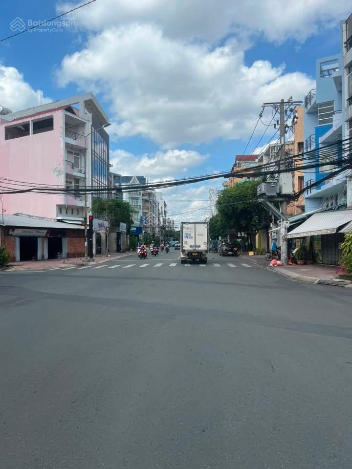 Cho thuê mặt tiền kinh doanh đường chợ lớn 9x45m. cấp 4 kiên cố giá 100 triệu/tháng vị trí đẹp