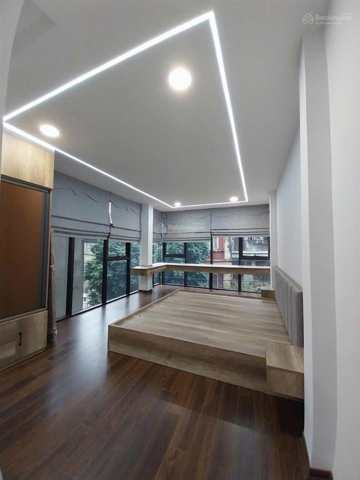 Cho thuê nhà gần mặt phố đường tân mai 6 tâng mặt tiền 5,6m kinh doanh bất chấp già rẻ nhất khu