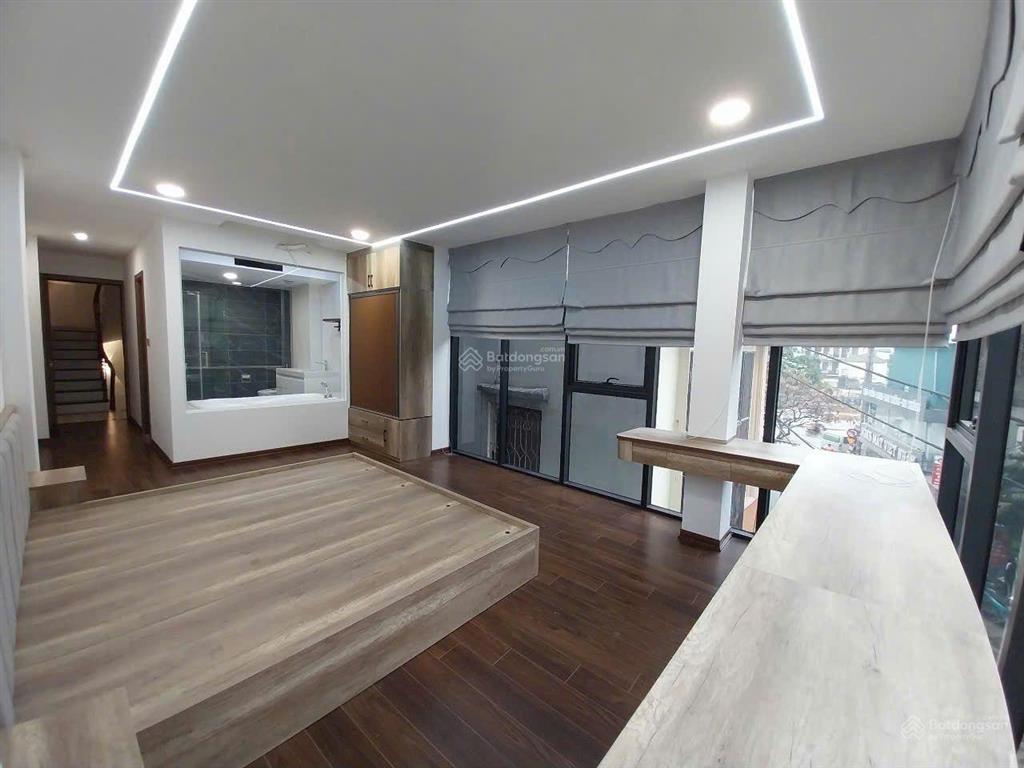 Cho thuê nhà gần mặt phố đường tân mai 6 tâng mặt tiền 5,6m kinh doanh bất chấp già rẻ nhất khu