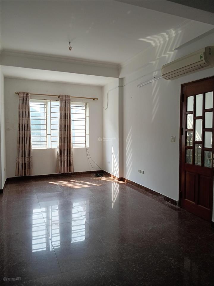 Cho thuê nhà giá rẻ 6 tầng làm văn phòng. trung tâm giáo dục gia