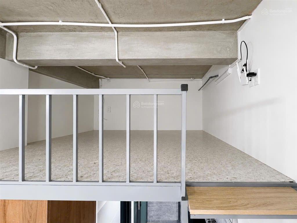 Cho thuê duplex mới xây ngay lê văn việt cửa sổ trời thoáng mát, full nội thất