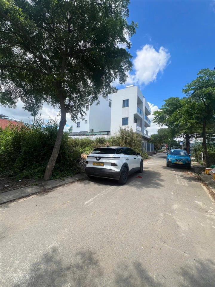 Tuấn nhà đẹp 3,75 tỷ lô đất sát đường nguyễn văn tạo, đường xe hơi 80m, cách phú mỹ hưng 15 phút