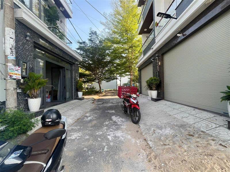 Tuấn nhà đẹp đất đẹp giá rẻ 4,39 tỷ đường huỳnh tấn phát gần q7 phú mỹ hưng