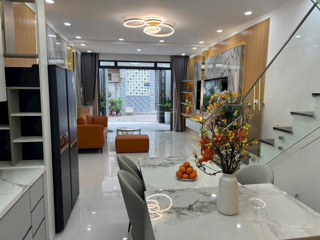 Tuấn hailongreal 5 tỷ hơn xíu nhà 2 tầng full nội thất hẻm xe hơi tại nguyễn bình gần công viên px
