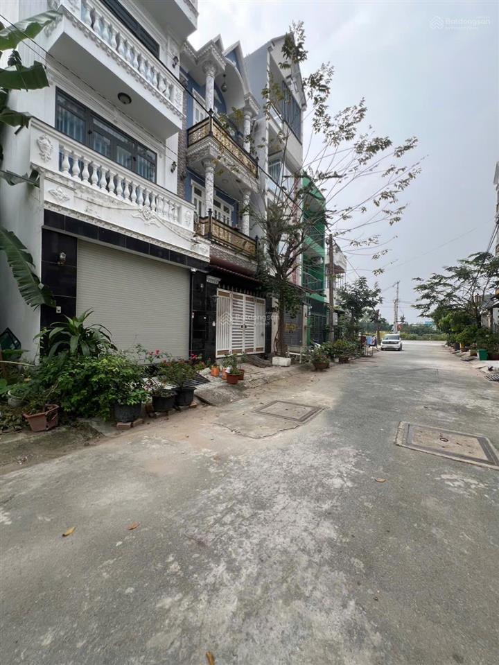 Tuấn hailongreal 2,45 tỷ lô đất đường 10m kdc hoàng hoa sát dt826c long hậu 30m cách nhà bè 300m