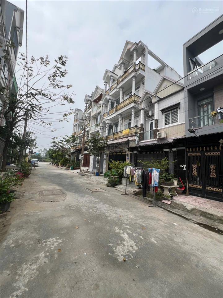 Tuấn hailongreal 2,45 tỷ lô đất đường 10m kdc hoàng hoa sát dt826c long hậu 30m cách nhà bè 300m