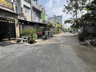 Tuấn hailongreal 2,45 tỷ lô đất đường 10m kdc hoàng hoa sát dt826c long hậu 30m cách nhà bè 300m