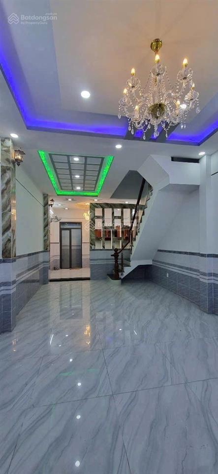 3 tỷ hơn là căn nhà 4 tầng cần bán xe hơi ngay cửa liền kề nhà bè sát đường 826c gần phú mỹ hưng