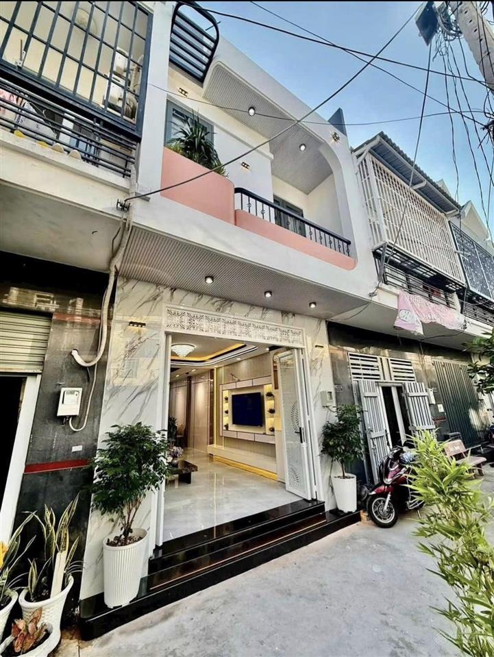 Tuấn nhà đẹp 5,69 tỷ nhà đẹp full nội thất hẻm xe hơi tại huỳnh tấn phát nhà bè sát phú mỹ hưng