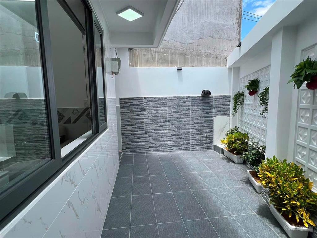 Tuấn nhà đẹp 3,85 tỷ cho căn nhà rộng rãi mới đẹp sát mặt tiền đường huỳnh tấn phát nhà bè