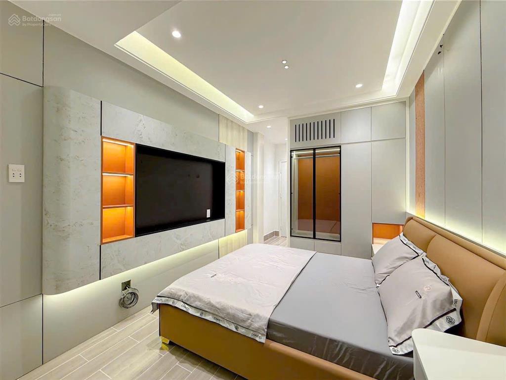 Tuấn nhà đẹp 5,7 tỷ cho căn nhà mới đẹp tại q7 liền kề phú mỹ hưng đường huỳnh tấn phát hẻm rộng