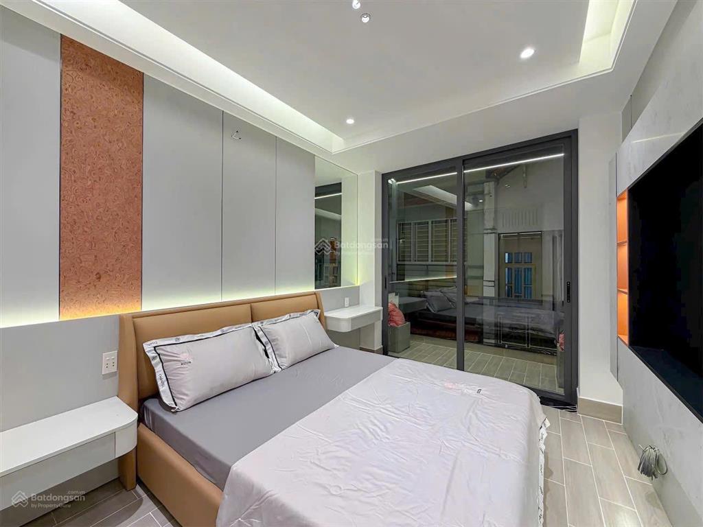 Tuấn nhà đẹp 5,7 tỷ cho căn nhà mới đẹp tại q7 liền kề phú mỹ hưng đường huỳnh tấn phát hẻm rộng