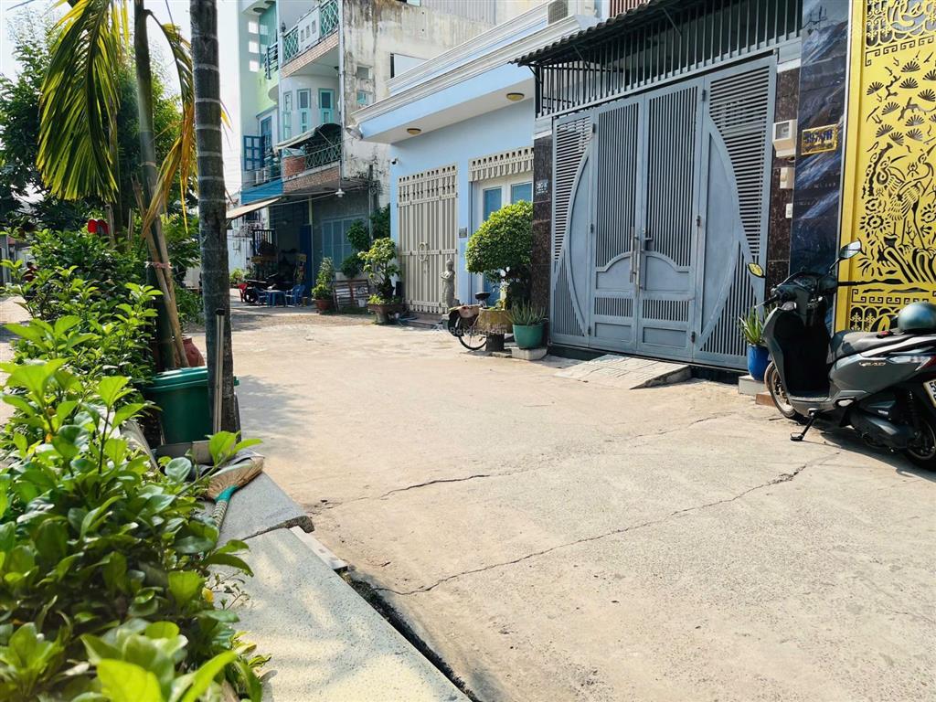 Vị trí vip đỗ xuân hợp quận 9 giáp q2  hẻm xe tải  4 tầng đúc mới  chỉ nhỉnh 9 tỷ tlcc