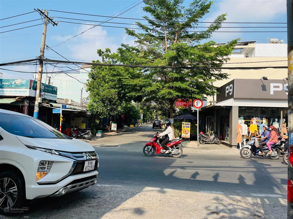 Vị trí vip đỗ xuân hợp quận 9 giáp q2  hẻm xe tải  4 tầng đúc mới  chỉ nhỉnh 9 tỷ tlcc